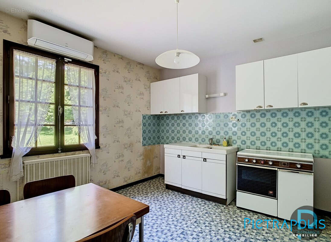 Maison 88 m² à Montracol  - photo 8