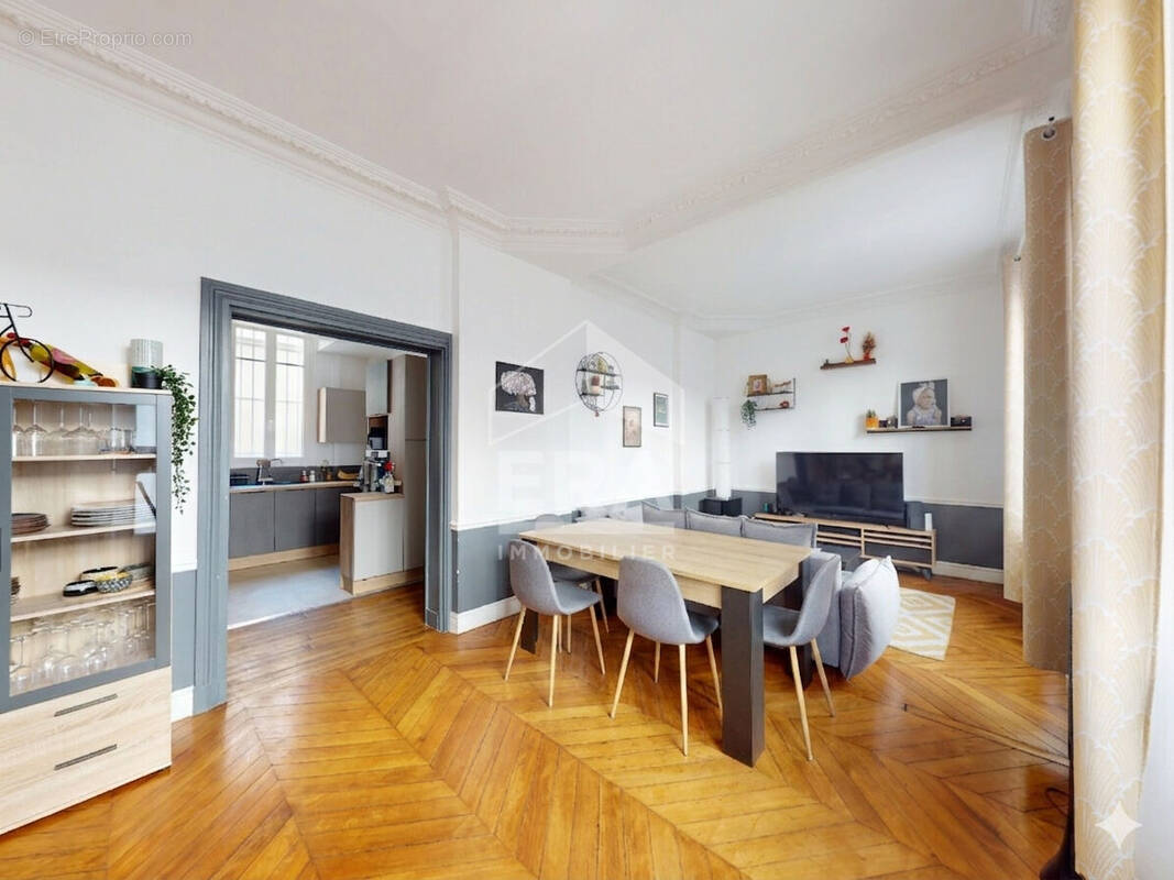 Appartement à PARIS-15E
