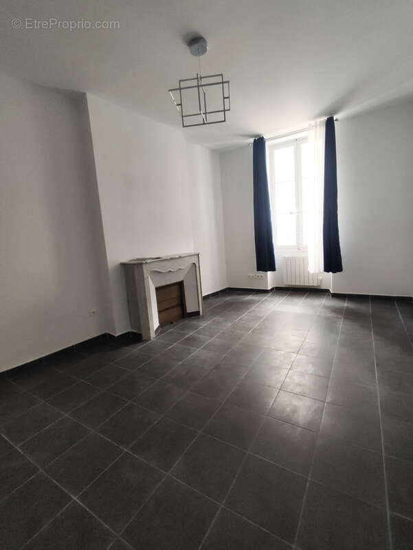 Appartement à MARSEILLE-1E