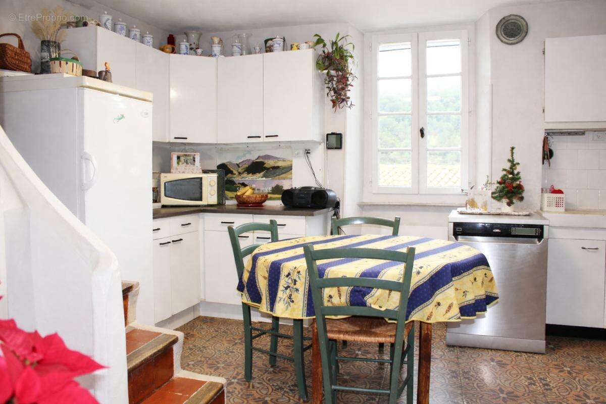 Maison Agel 6 pièce(s) 180 m2 - photo 3