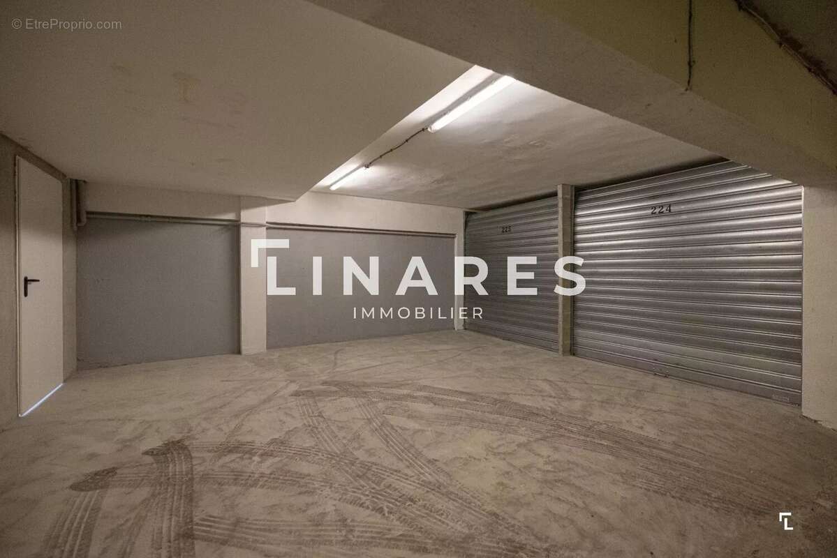 Commerce à MARSEILLE-7E