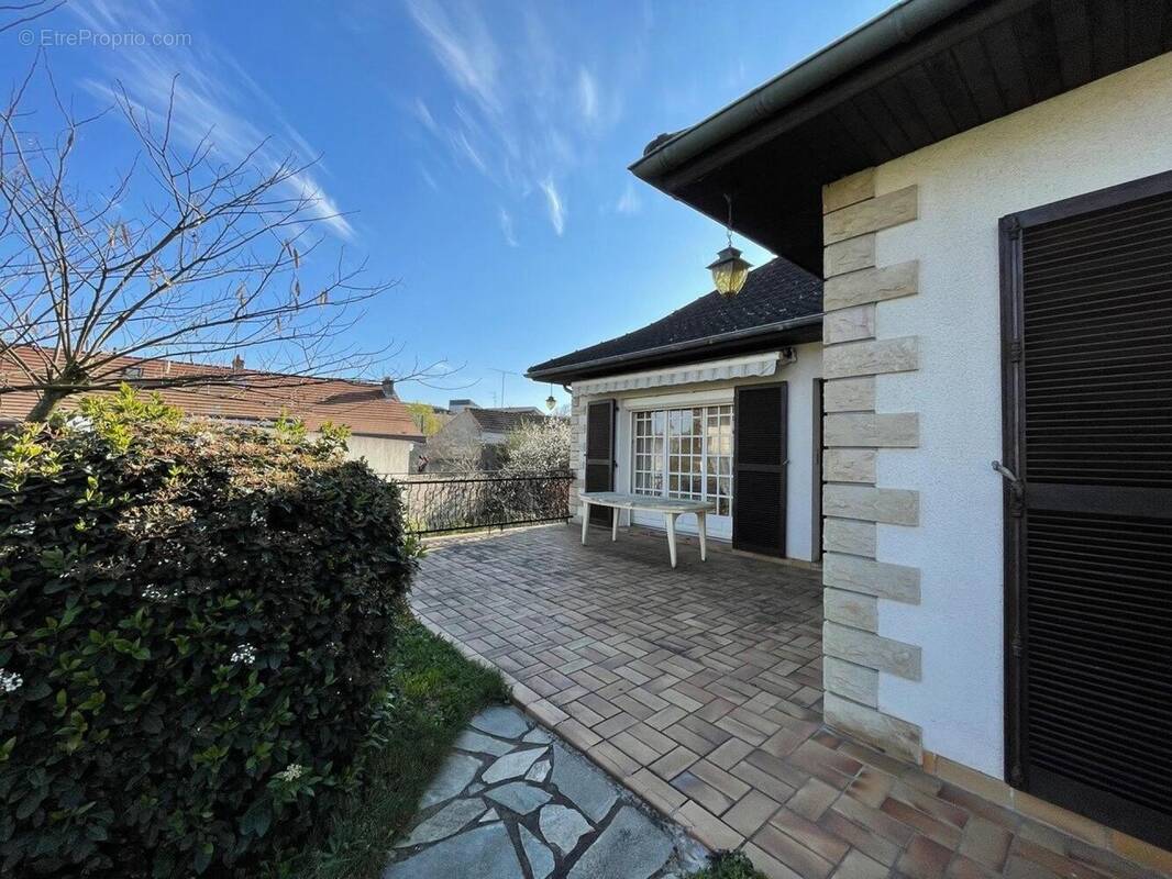 Photo 1 - Maison à MONTLUCON