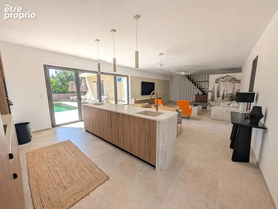Gordes - Élégante maison contemporaine de 175 m² avec piscine - photo 3