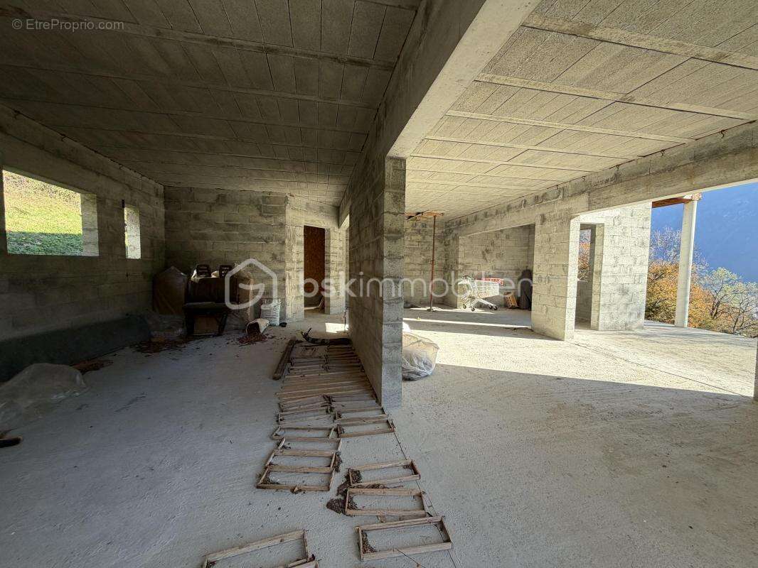 Maison à SECHILIENNE