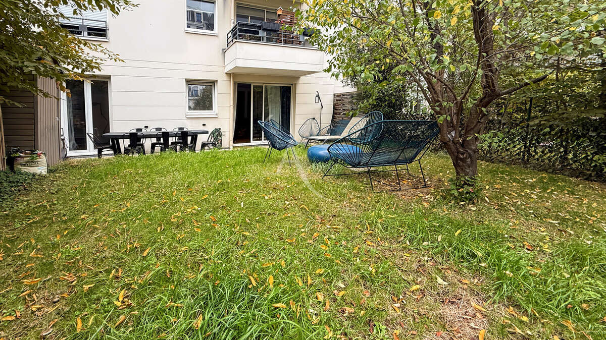 Appartement à LA GARENNE-COLOMBES