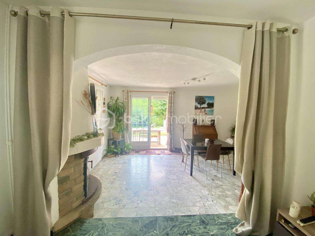 Maison à MONTELIMAR