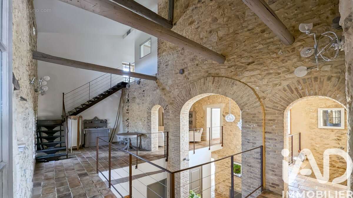 Maison 490 m² à Saint-Michel-D'euzet  - photo 8