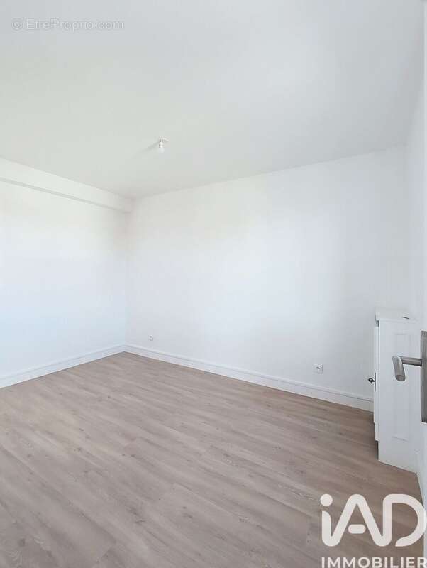 Photo 7 - Appartement à VILLEMOMBLE