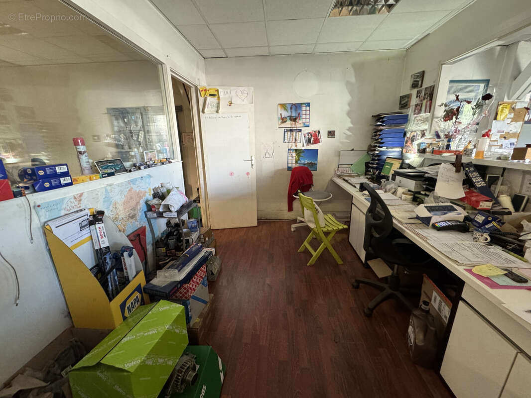 Commerce à MARSEILLE-9E