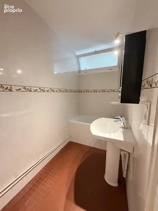 Appartement F4 lumineux avec parking - photo 5