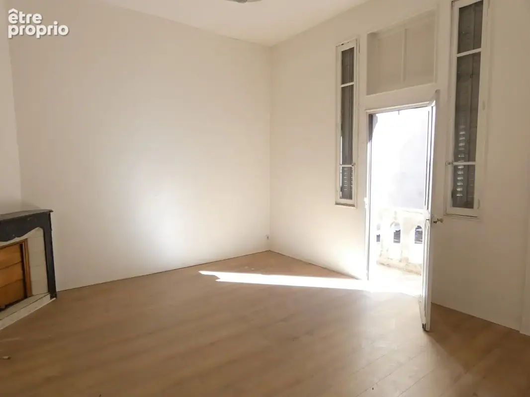 Alès centre ville grand appartement au premier étage - photo 2