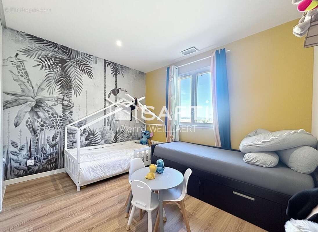 Maison 122 m² à Jaillans  - photo 7