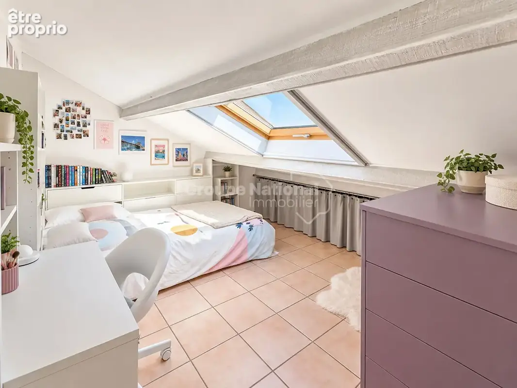 LE ROVE : Maison de type 5 de 100 m2 environ avec petit jardin - photo 7