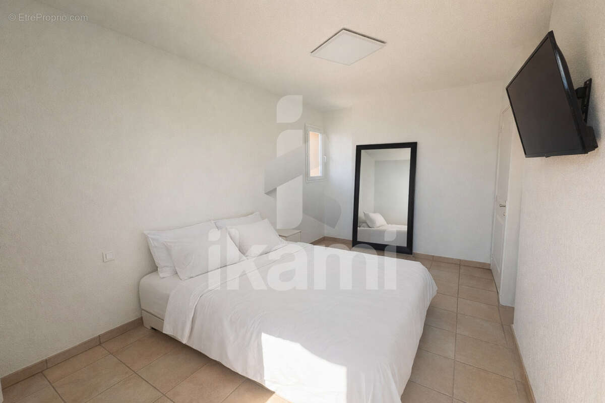 Maison à ROQUEBRUNE-SUR-ARGENS