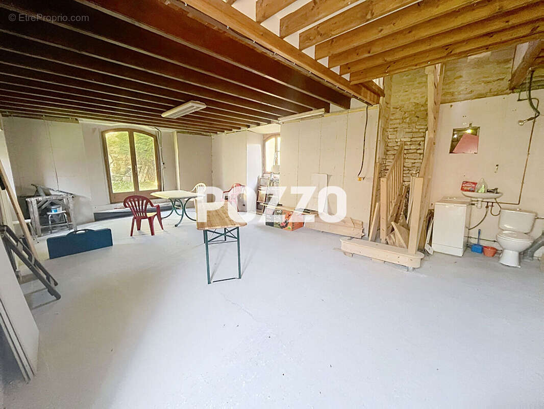 Maison en pierre proche mer,  165 m² , Dépendances , Gros potentiel ! - photo 7