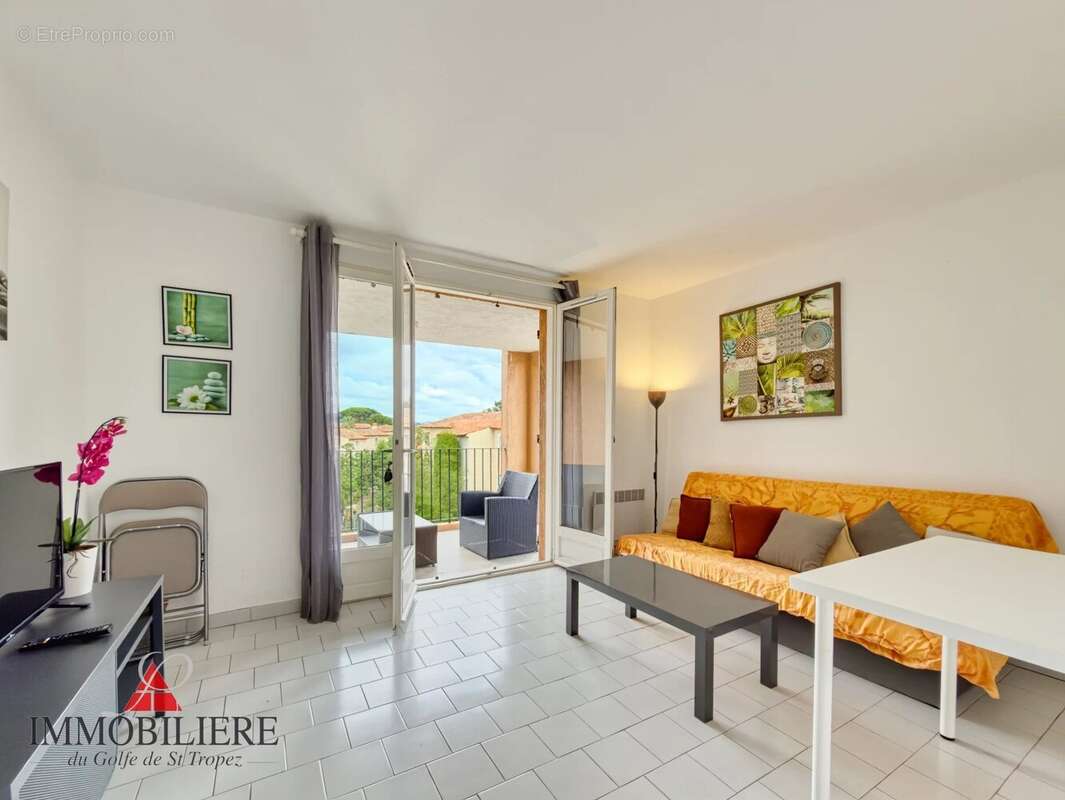 Appartement à COGOLIN