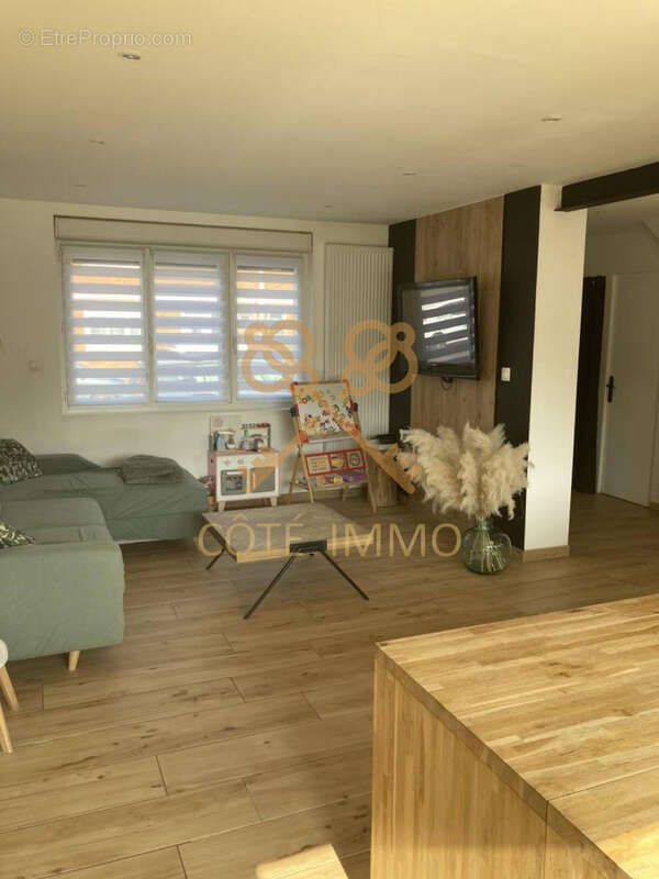 Autre à COURCELLES-LES-LENS