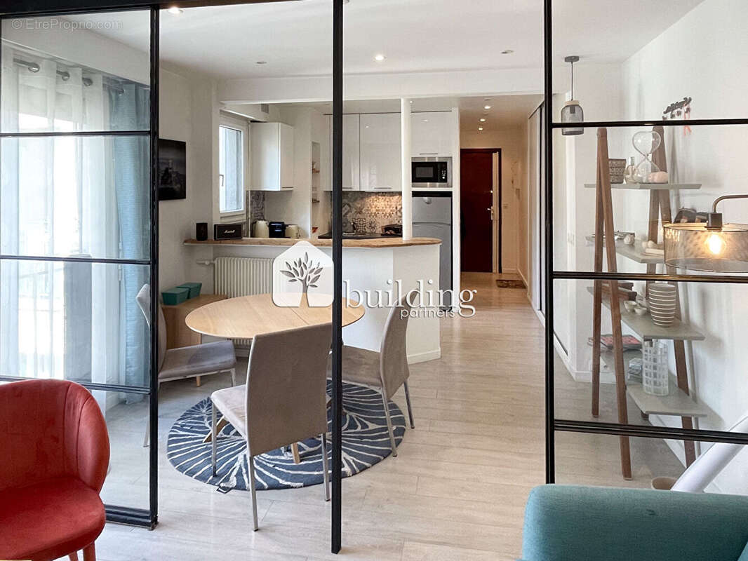 Appartement à PARIS-17E