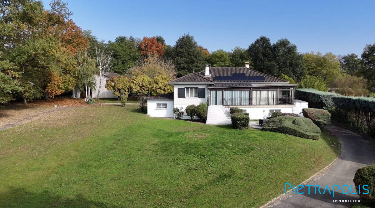 Maison à MONTMERLE-SUR-SAONE