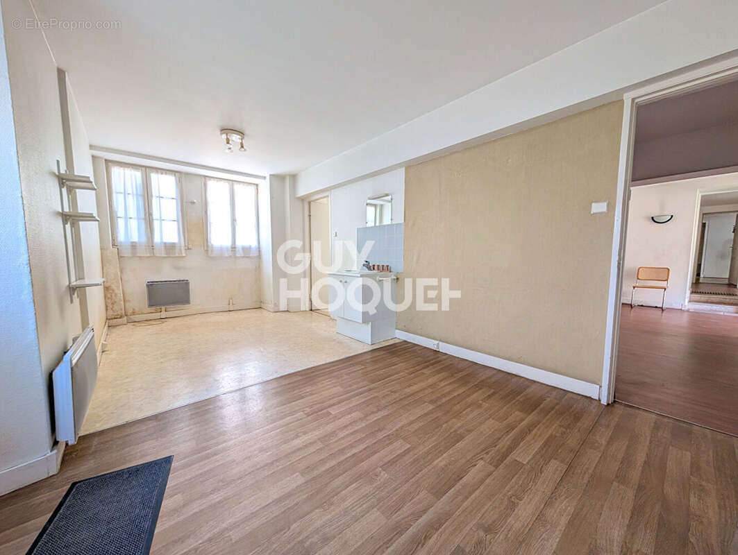 Commerce à LOUVECIENNES