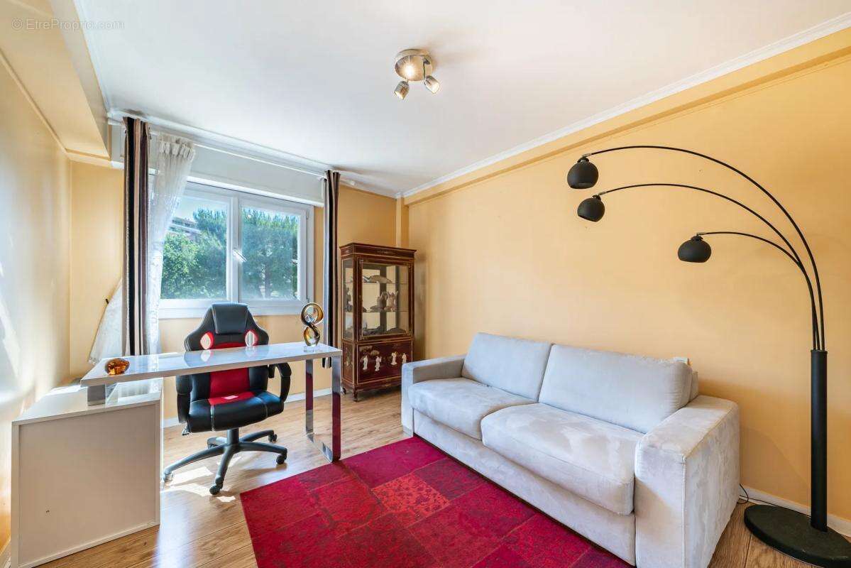 Appartement 3 pièces de 70 m² -  Le Cannet - photo 6