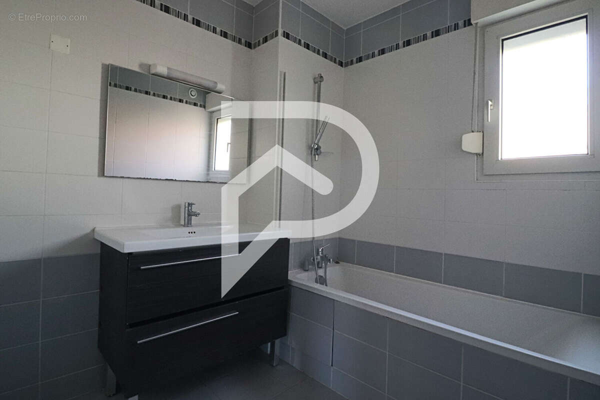 Appartement à BILLERE