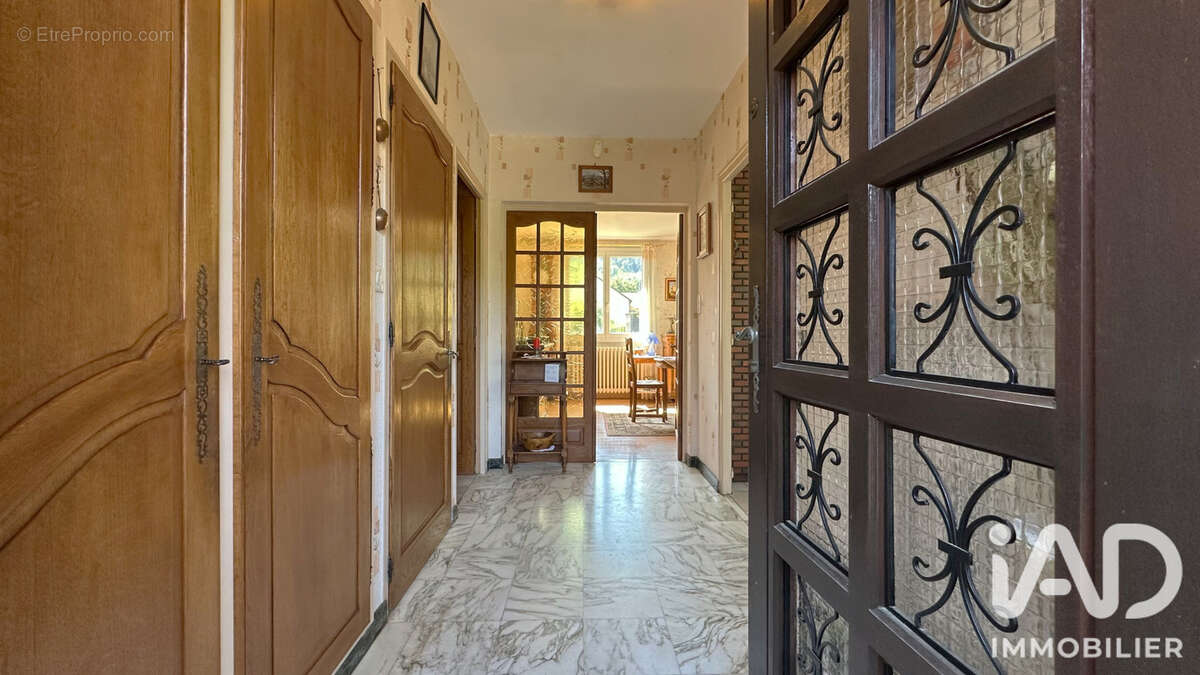 Maison 93 m² à Devecey  - photo 6