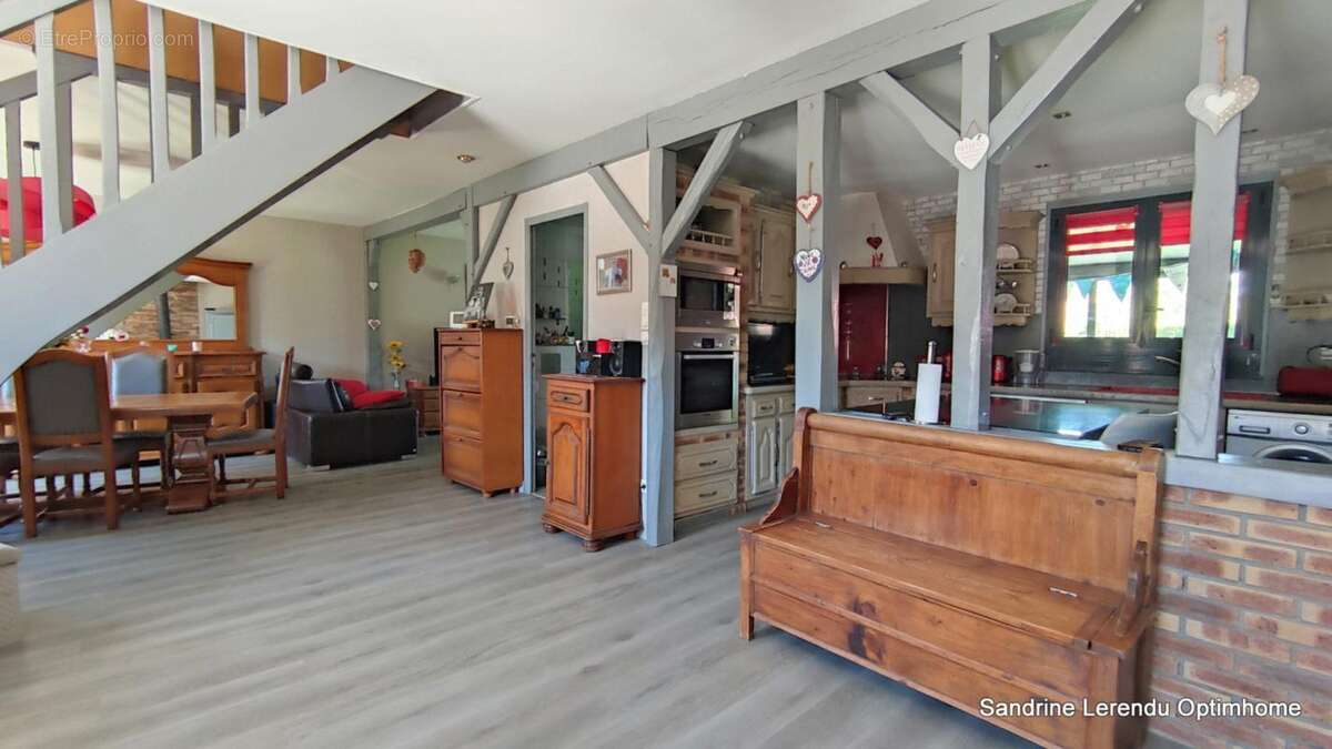 Une maison clé en main avec véranda contemporaine et possibilité de vivre de plain-pied. – 2 garages – Terrain 807 m² – Saint-Ou - photo 7