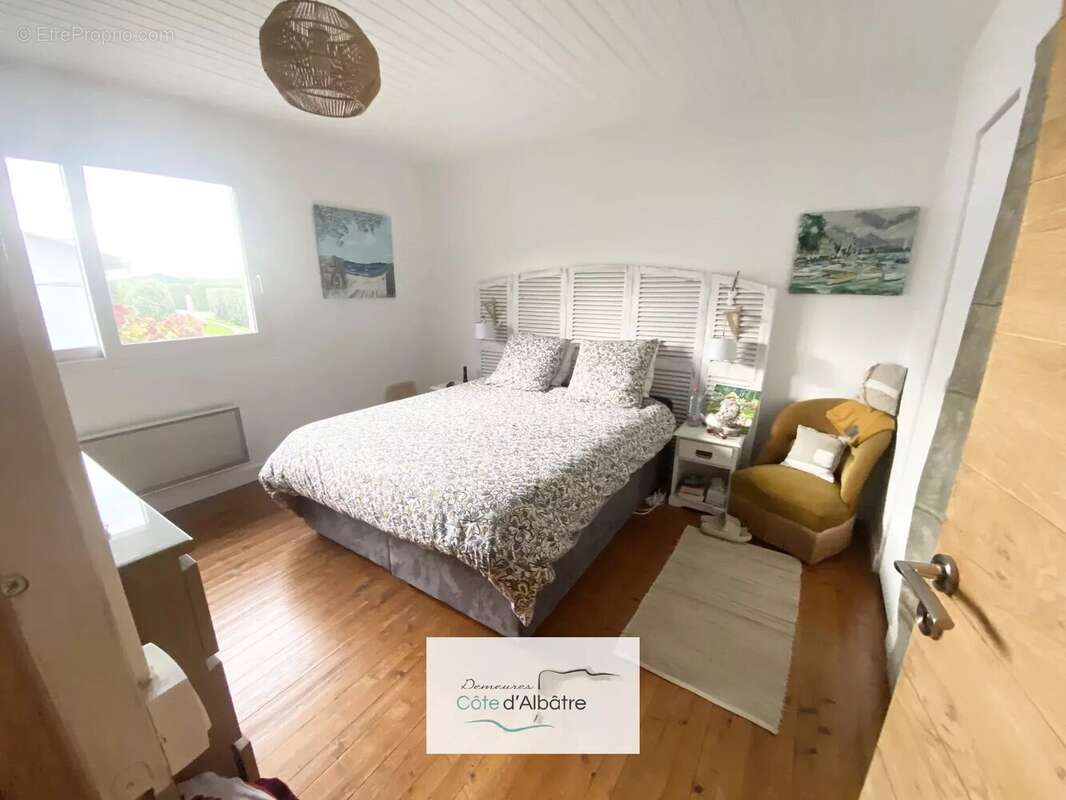 Maison à SOTTEVILLE-SUR-MER