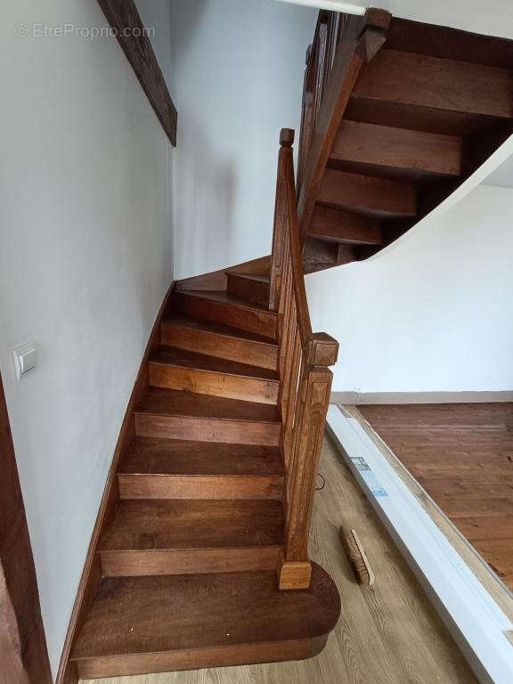 Appartement à LE MAYET-DE-MONTAGNE