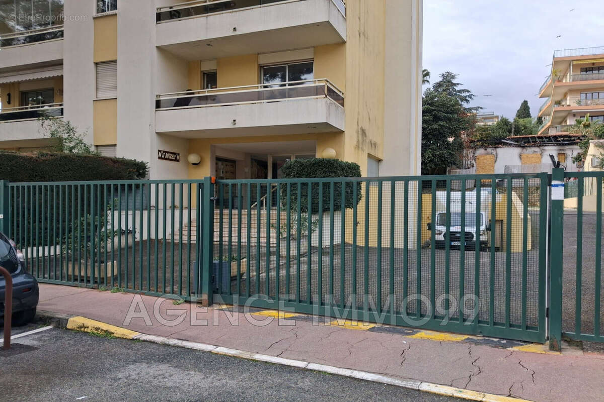 Parking à LE CANNET