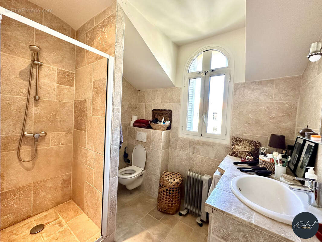 Douche et toilette - Appartement à NICE