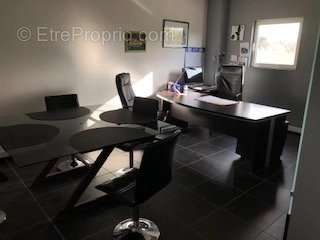 Commerce à MANDELIEU-LA-NAPOULE