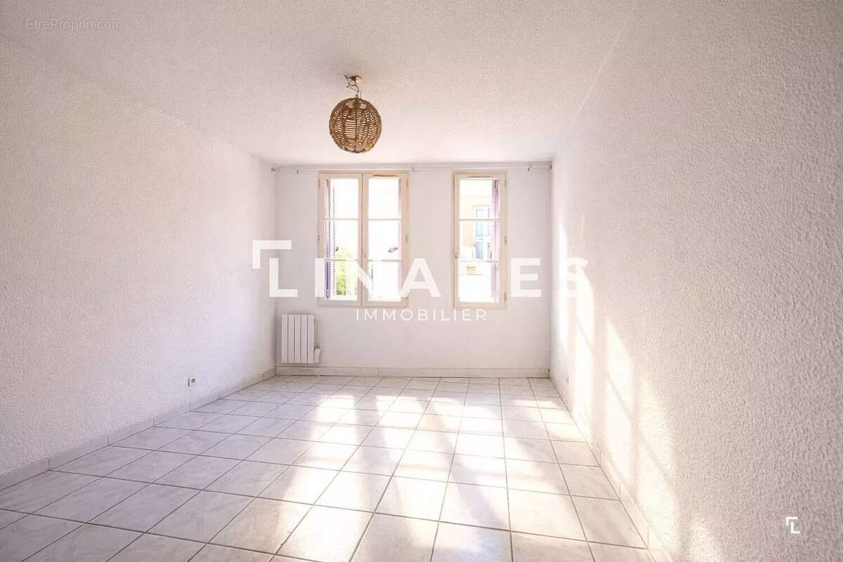 Appartement à MARSEILLE-2E
