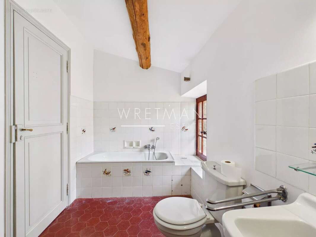 Maison à CHATEAUNEUF-GRASSE