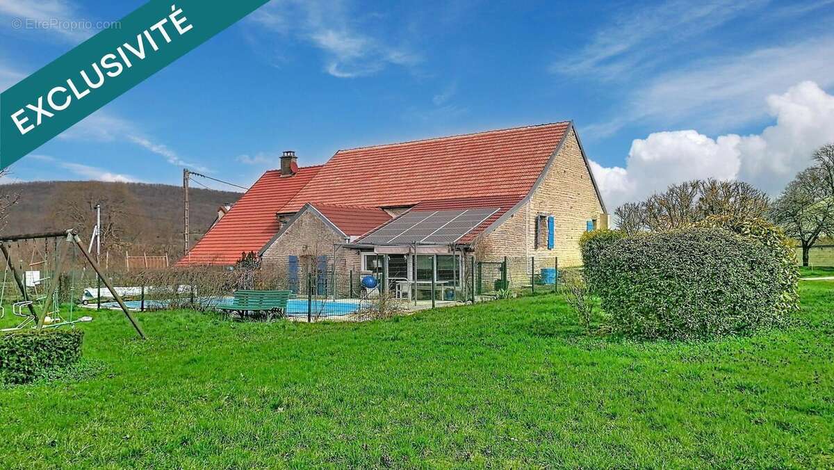 Photo 1 - Maison à VILLECOMTE