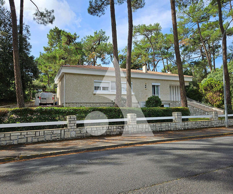 Maison à LES MATHES