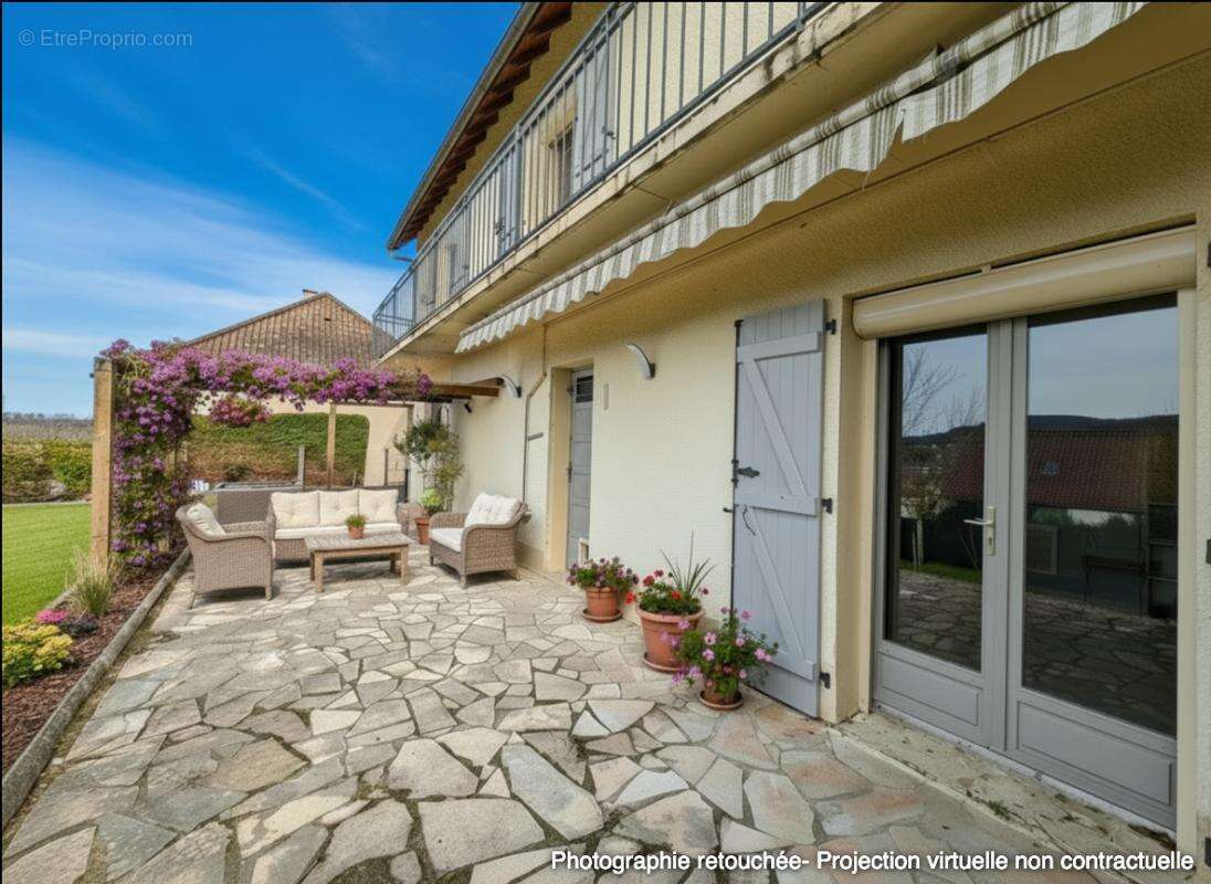 Maison à LARCHE