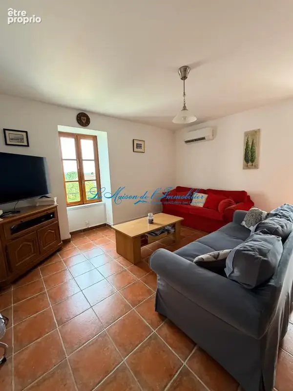 CANAULES, dans une maison en pierres de caractère, appartement T3  au 1er étage avec terrasse privée - photo 9