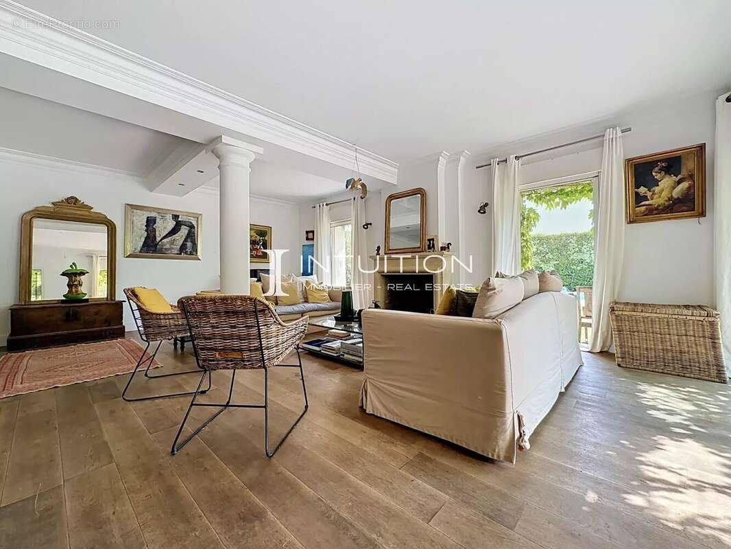 Mougins - Les Colles : Authentique villa de charme avec piscine - photo 5