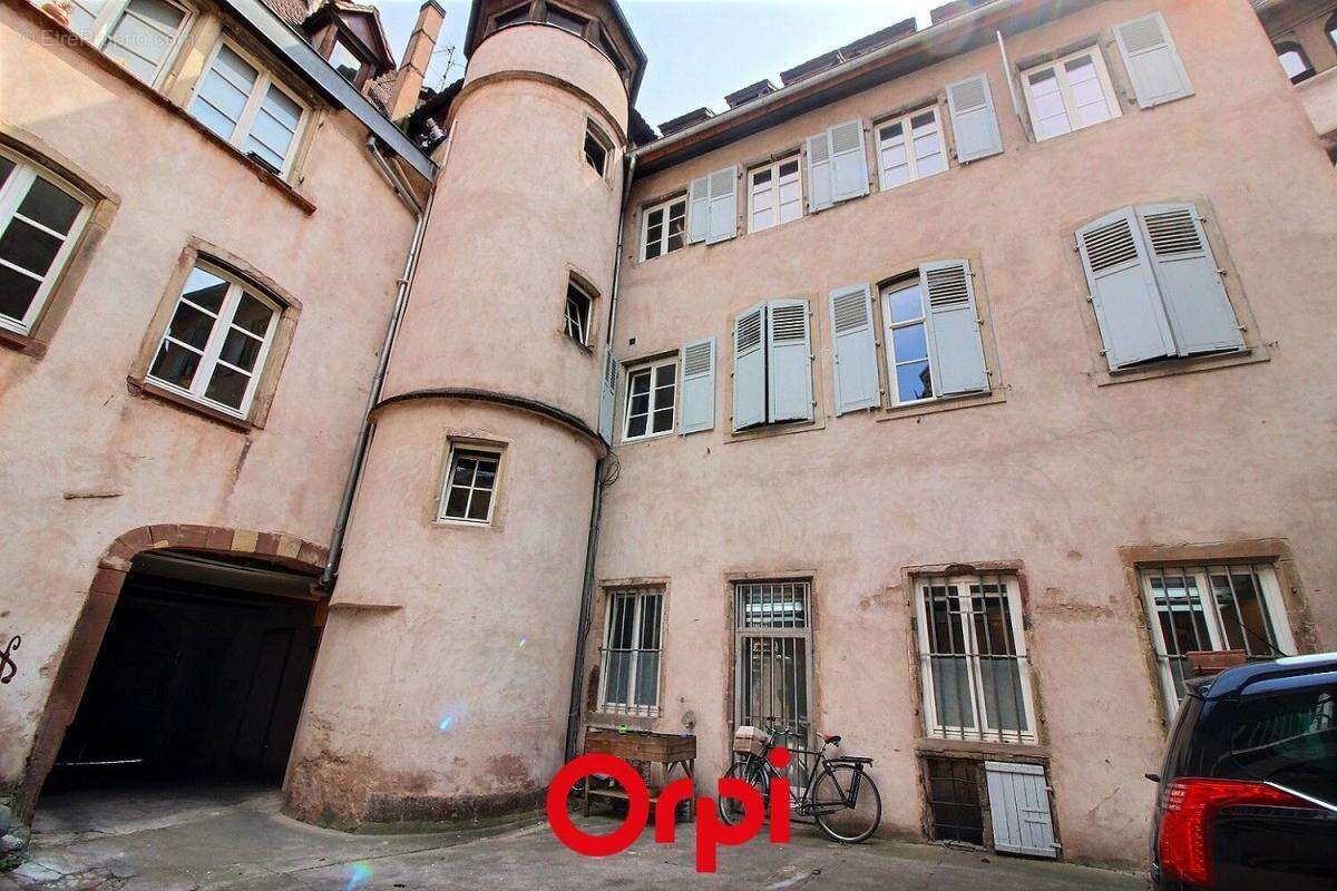 Strasbourg Centre - Rue Salzmann : Appartement d'exception de 115,70 m² au cachet historique ! - photo 5
