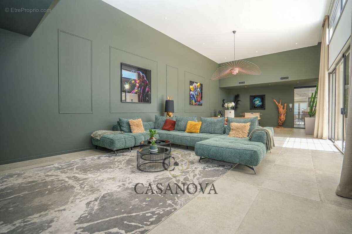 Maison à SAINT-MATHIEU-DE-TREVIERS