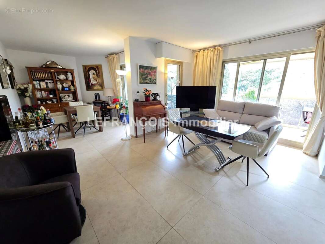 Appartement à LE CANNET