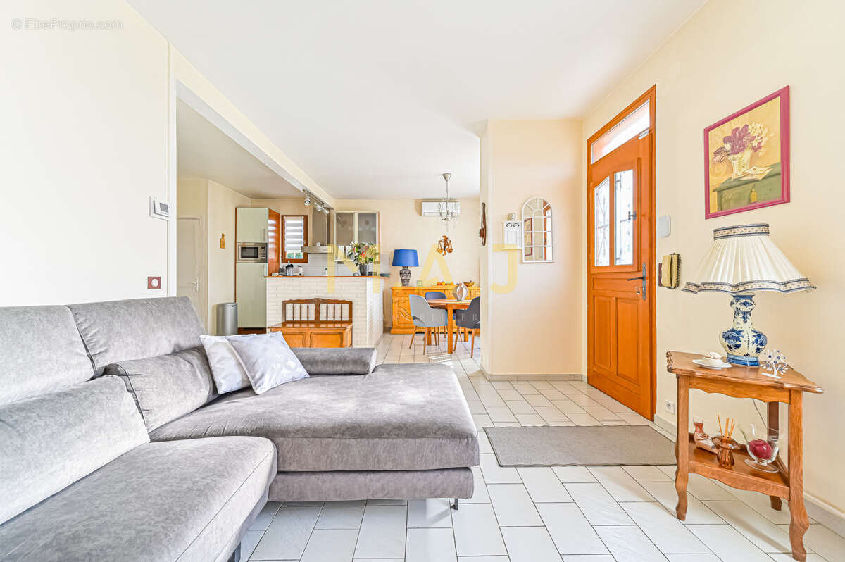 Maison à LE PERREUX-SUR-MARNE