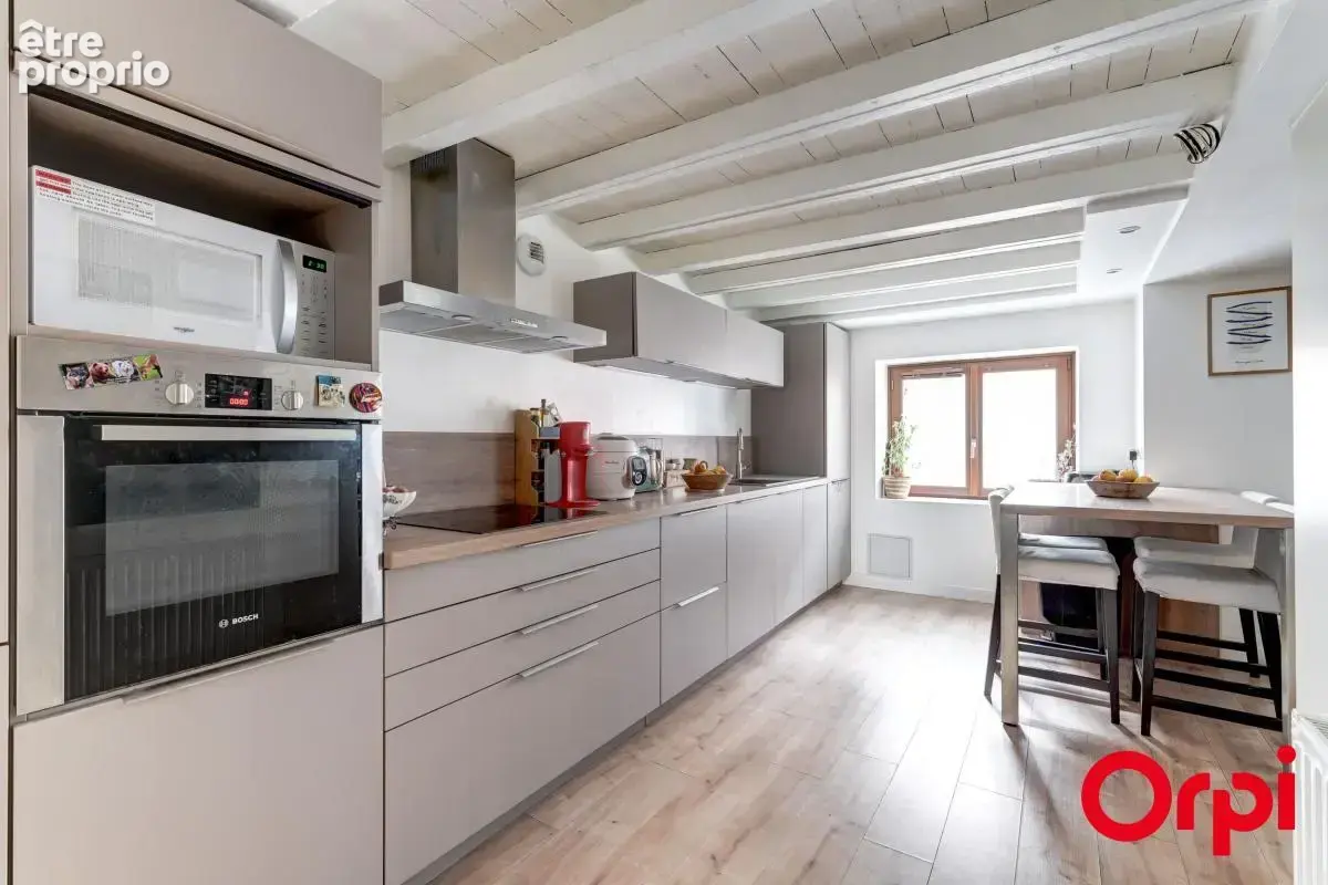 Maison de ville de caractère de 150 m² avec terrasse et jardin au cœur de Grézieu-la-Varenne - photo 8