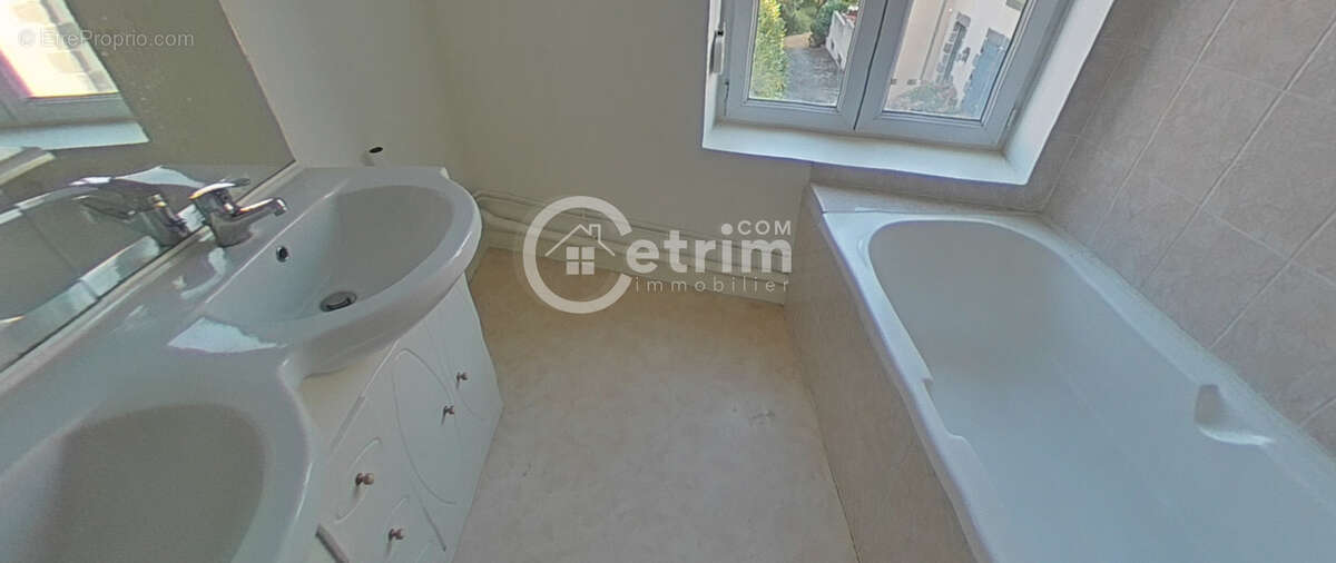 Maison à VEYRE-MONTON