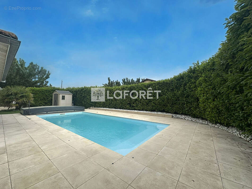 Maison à vendre Neuville Les Dames 7 pièce(s) 129.86 m2 - photo 4