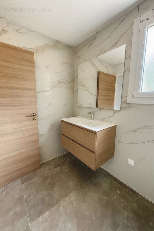Maison 82 m² à Aleria  - photo 4