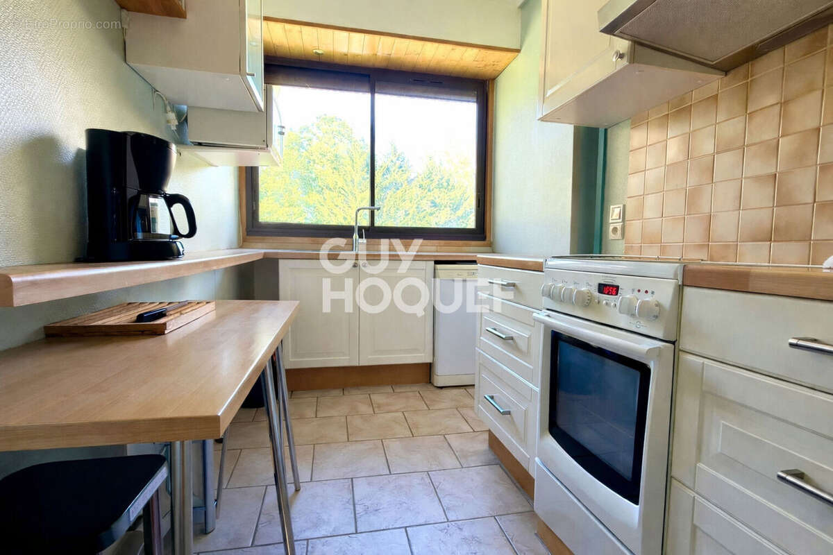 Appartement à LE COUDRAY-MONTCEAUX