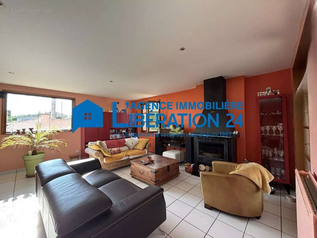 Maison familiale de 190 m² avec piscine, beaux volumes et cadre privilégié - photo 3